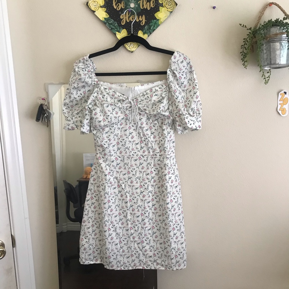 puff sleeve floral dress